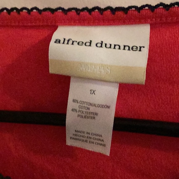 Alfred Dunner Vibrant Red Flower Top Size 1X - Picture 6 of 7